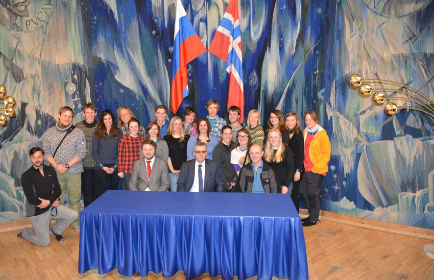 May: AB-203 students visited the Russian Consul General in Barentsburg. Photo: Sebastian Sikora/UNIS.