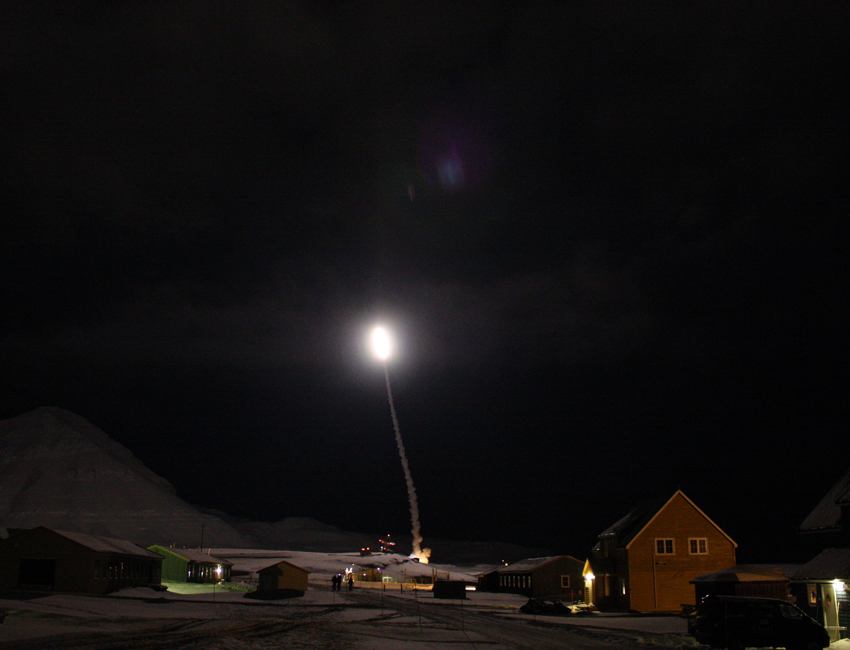ICI-2 rocket launch from Ny-Ålesund in December 2008