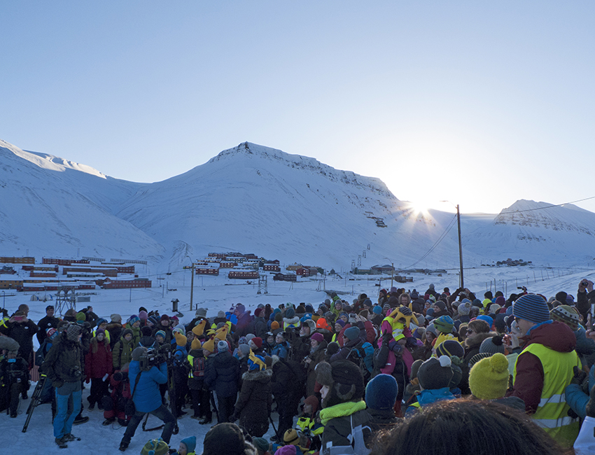 The return of the sun is celebrated in Longyearbyen, 8 March 2016. Photo: Inger Lise Næss/UNIS