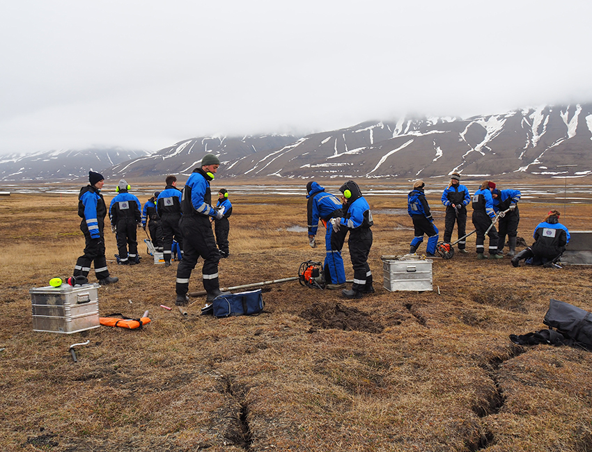 AG-218 permafrost drilling in Adventdalen, June 2017. Photo: Ole Humlum/UNIS
