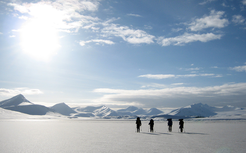 Students on a skiing trip in Grønfjorden during Easter break. Photo: Tore Hattermann/UNIS