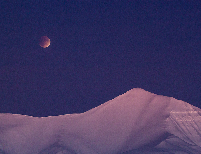 Lunar eclipse 31 January 2018. Photo: Emma Bland/UNIS