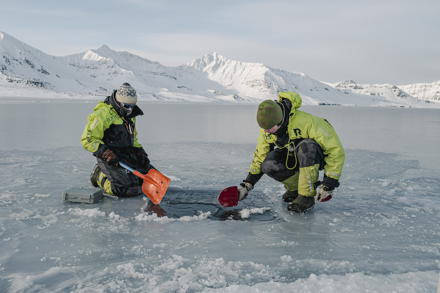 Geophysics students during field work in St. Johnsfjorden. 